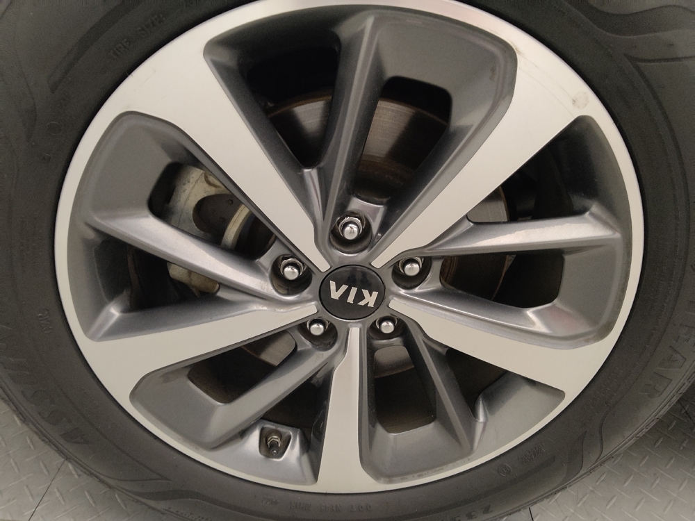 2019 Kia Sorento EX - Photo 24