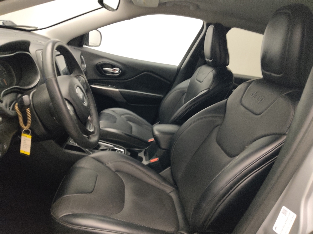 2022 Jeep Cherokee Latitude Lux - Photo 13