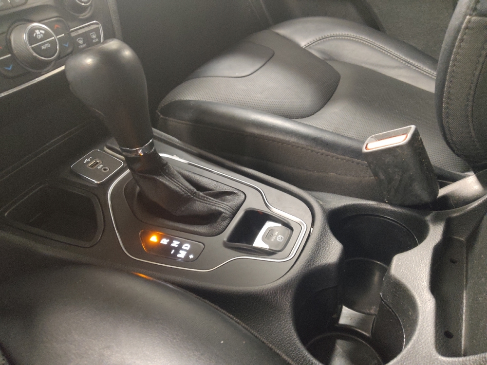 2022 Jeep Cherokee Latitude Lux - Photo 20