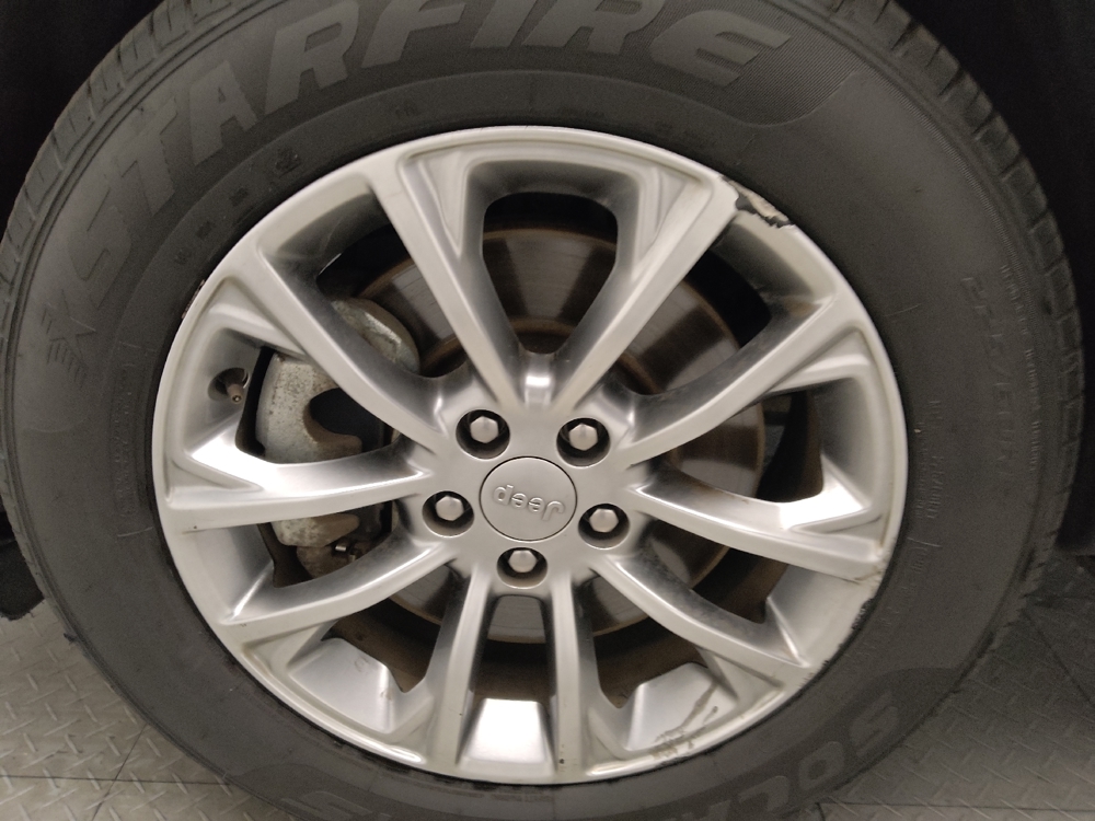 2022 Jeep Cherokee Latitude Lux - Photo 24