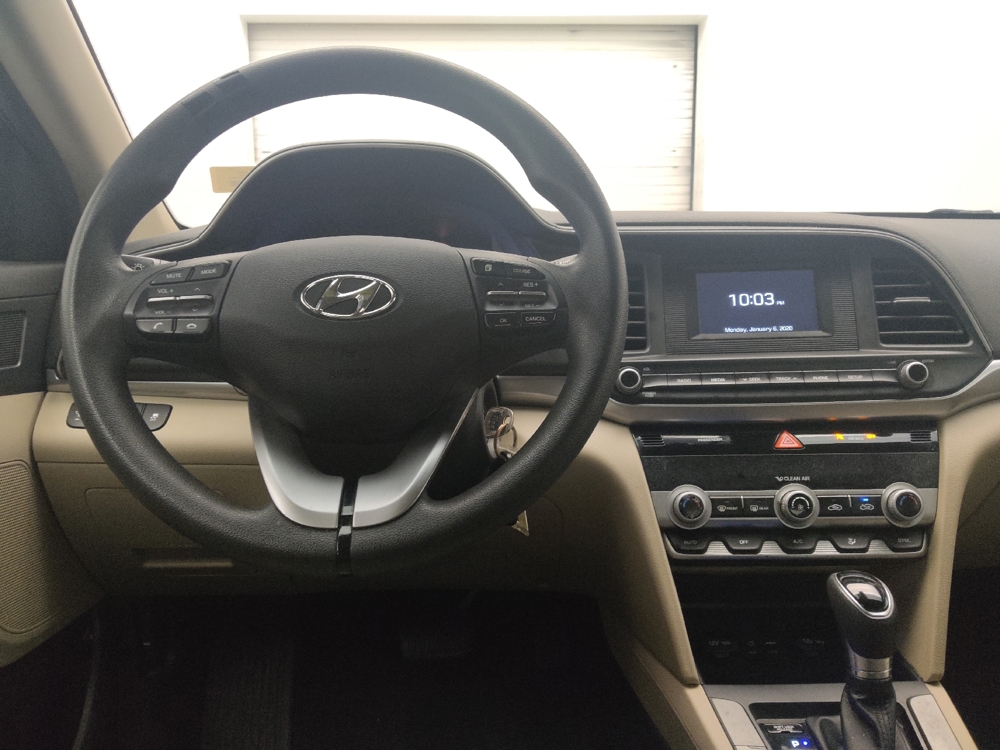 2020 Hyundai Elantra SE - Photo 17