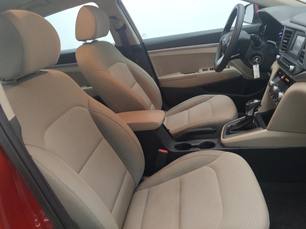 2020 Hyundai Elantra SE - Photo 16