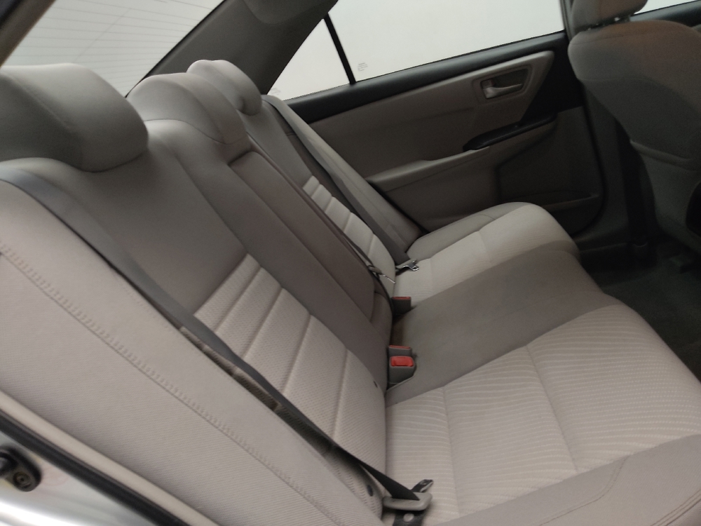 2017 Toyota Camry LE - Photo 15