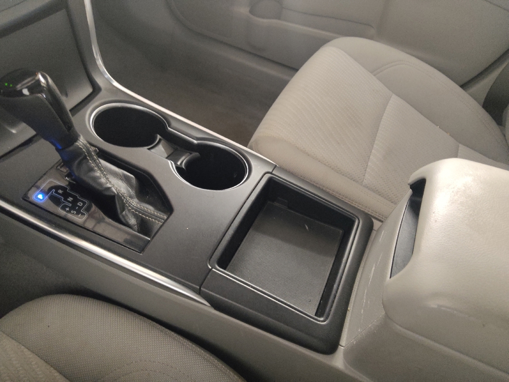 2017 Toyota Camry LE - Photo 20