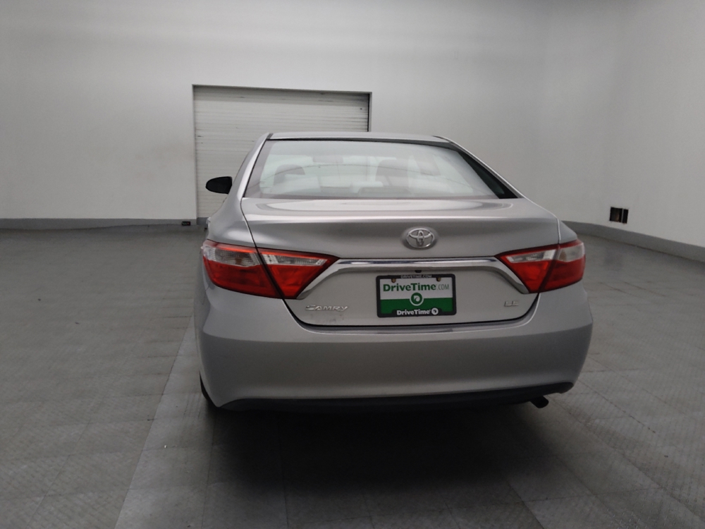 2017 Toyota Camry LE - Photo 5