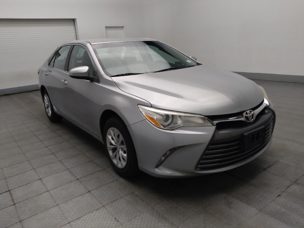 2017 Toyota Camry LE - Photo 10