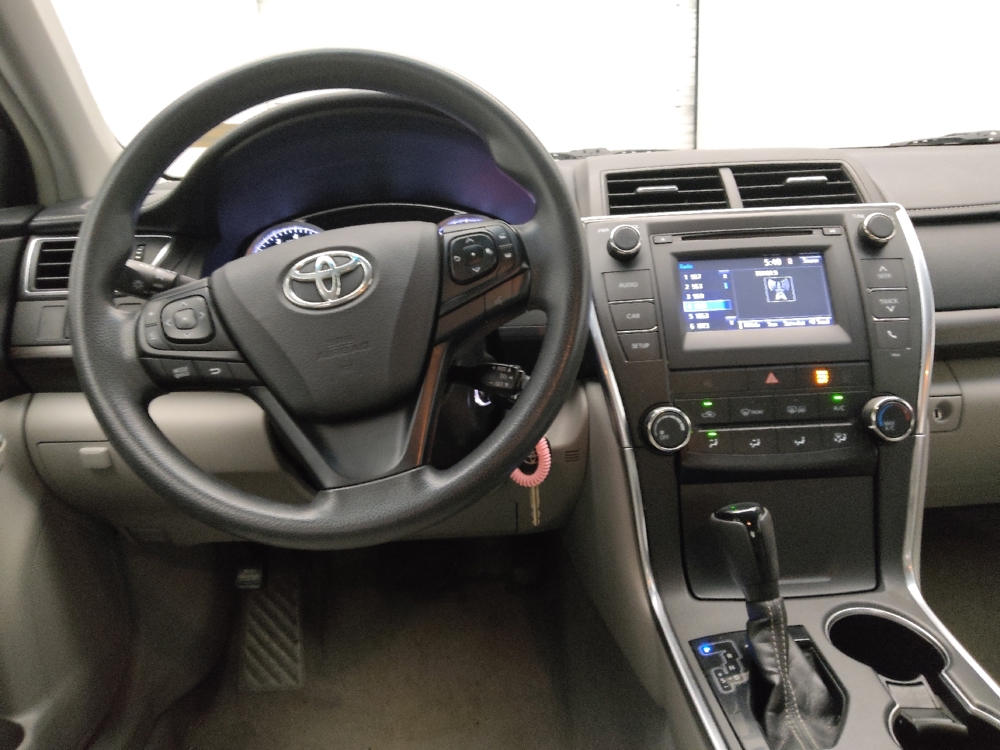 2017 Toyota Camry LE - Photo 17