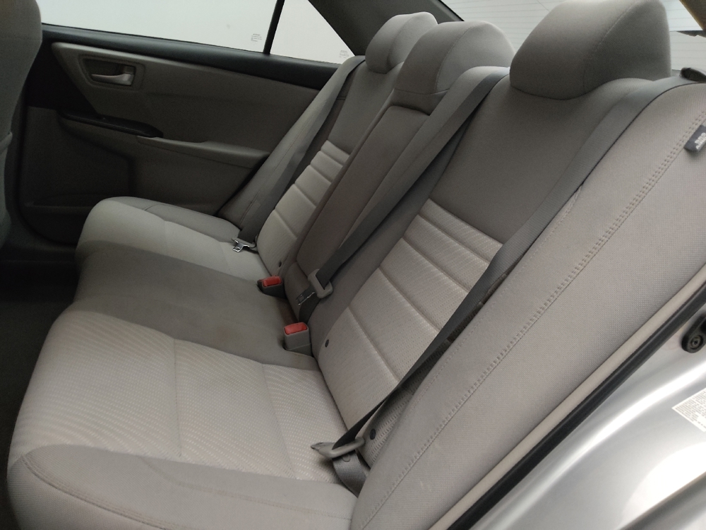2017 Toyota Camry LE - Photo 14