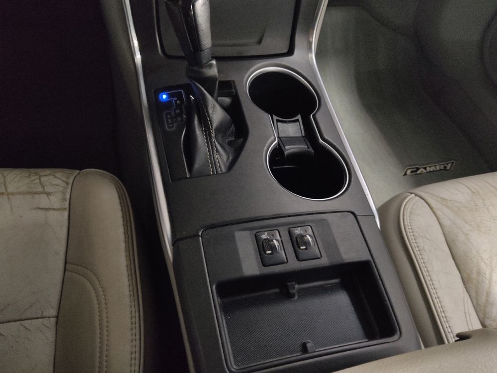 2017 Toyota Camry XLE - Photo 20