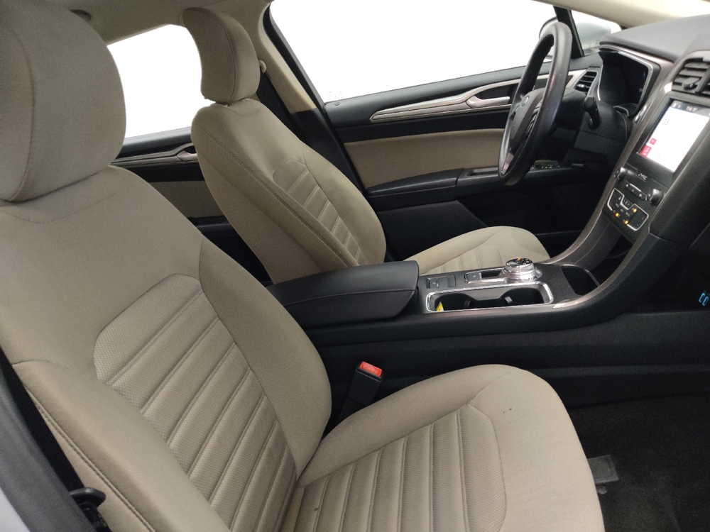 2019 Ford Fusion S - Photo 16