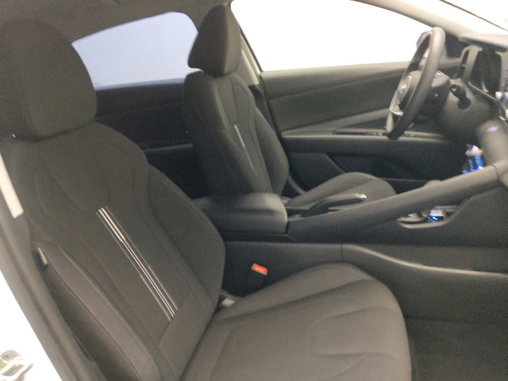 2021 Hyundai Elantra SEL - Photo 16