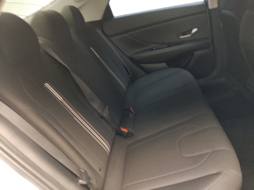 2021 Hyundai Elantra SEL - Photo 15