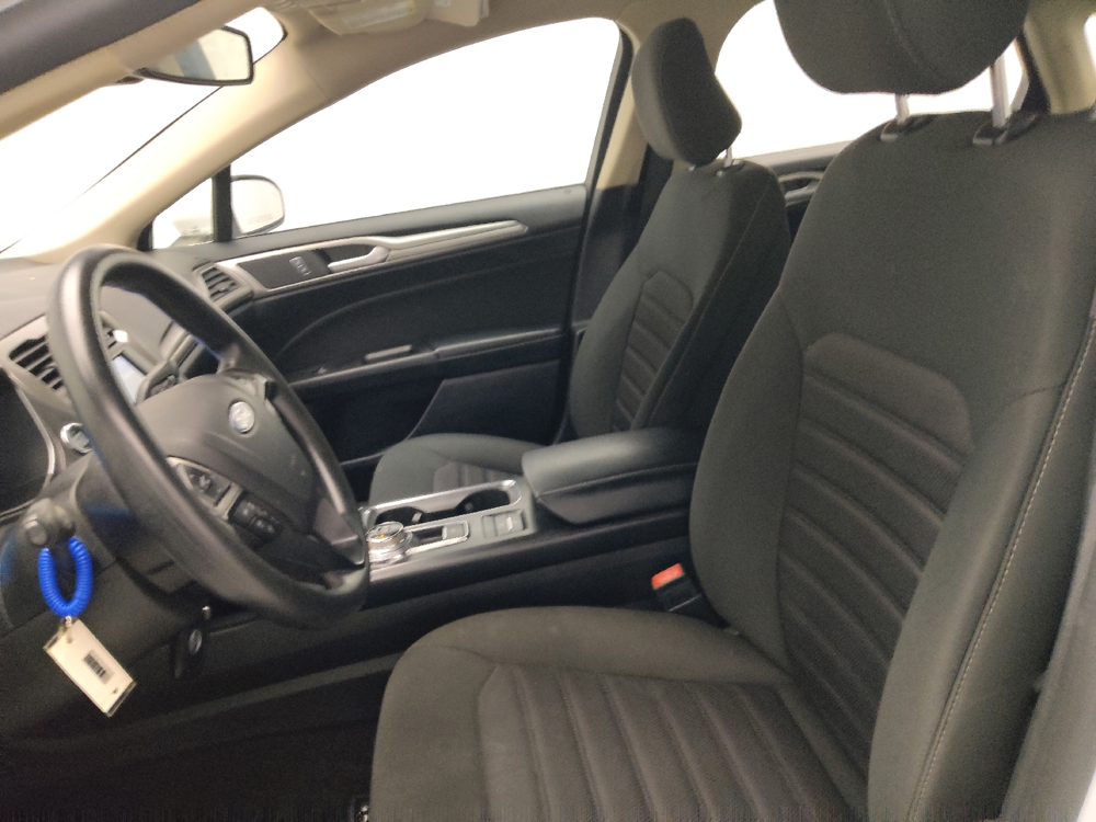 2020 Ford Fusion Hybrid SE - Photo 13