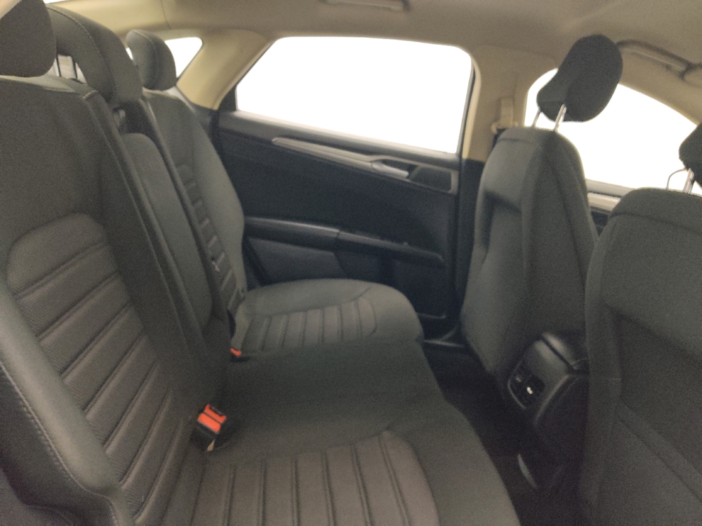2020 Ford Fusion Hybrid SE - Photo 15