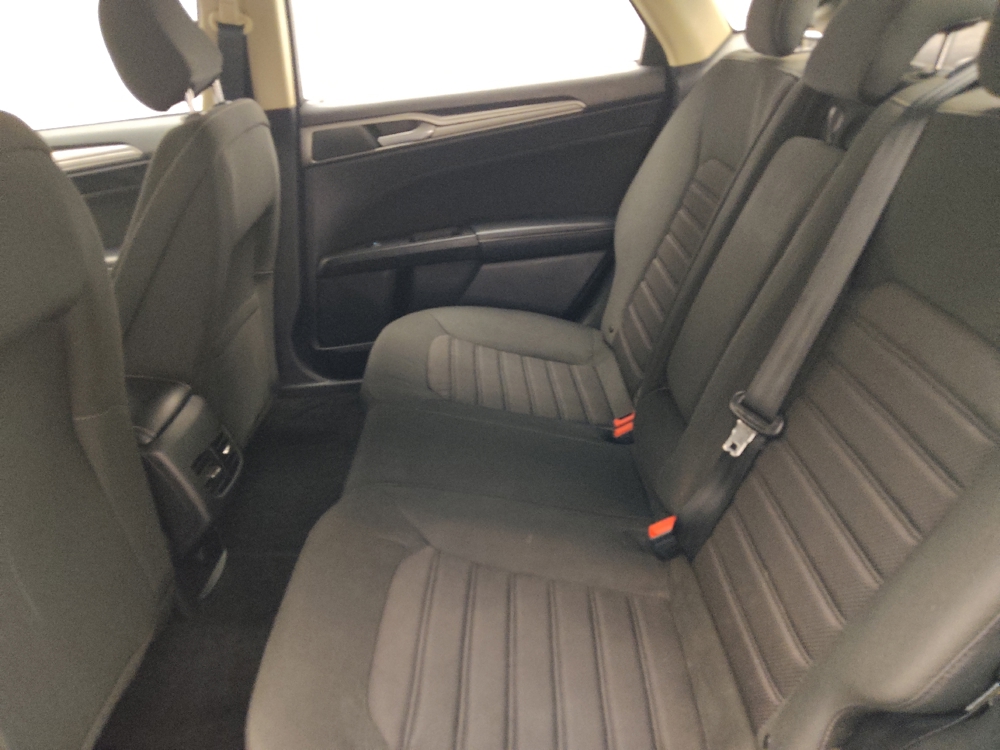 2020 Ford Fusion Hybrid SE - Photo 14