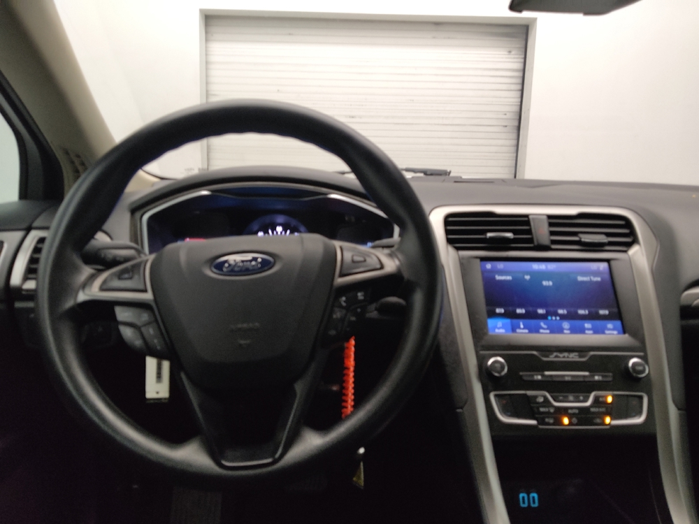 2020 Ford Fusion Hybrid SE - Photo 17