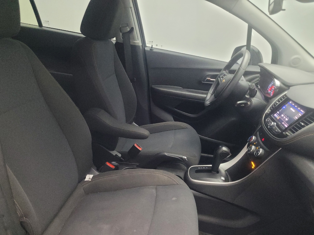 2020 Chevrolet Trax LS - Photo 16