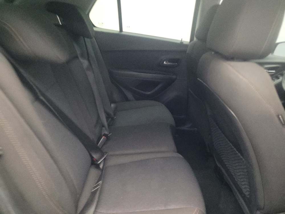 2020 Chevrolet Trax LS - Photo 15