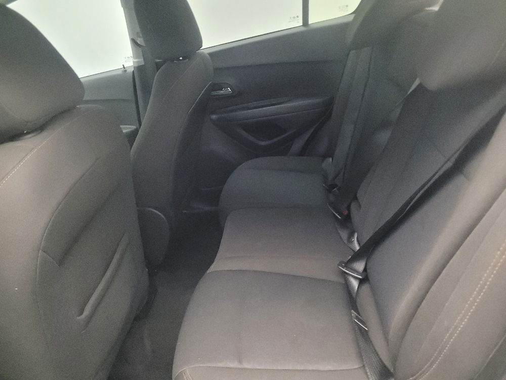 2020 Chevrolet Trax LS - Photo 14