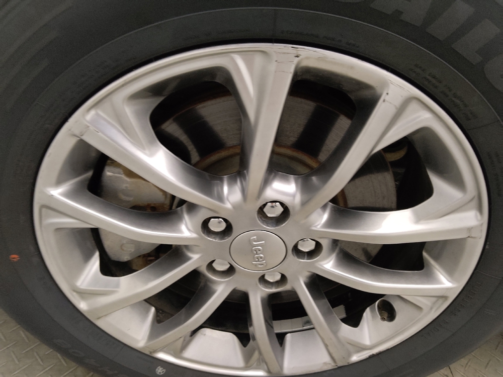 2019 Jeep Cherokee Latitude Plus - Photo 24