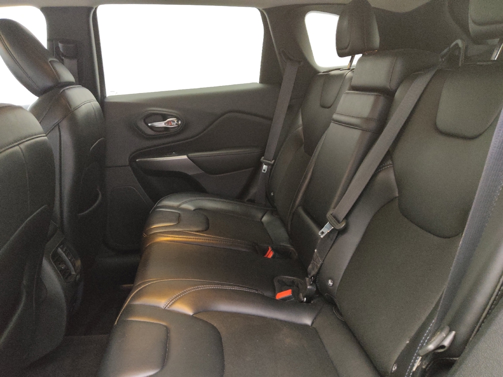 2019 Jeep Cherokee Latitude Plus - Photo 14