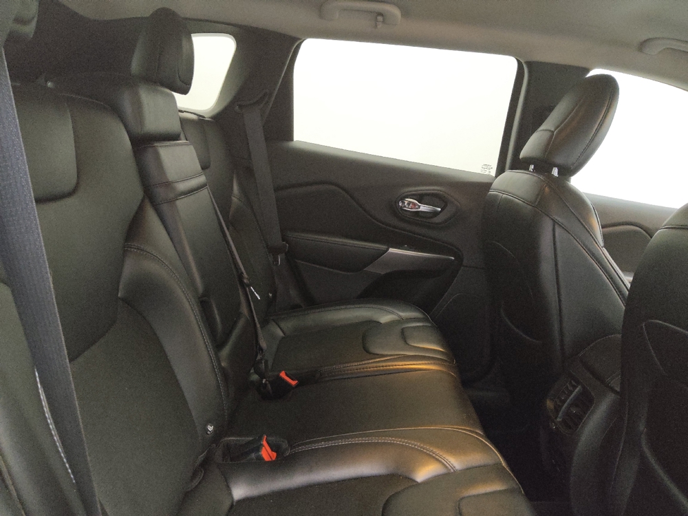 2019 Jeep Cherokee Latitude Plus - Photo 15