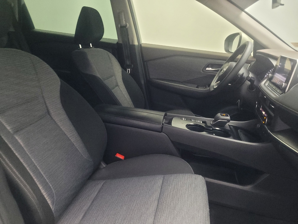 2023 Nissan Rogue SV - Photo 16