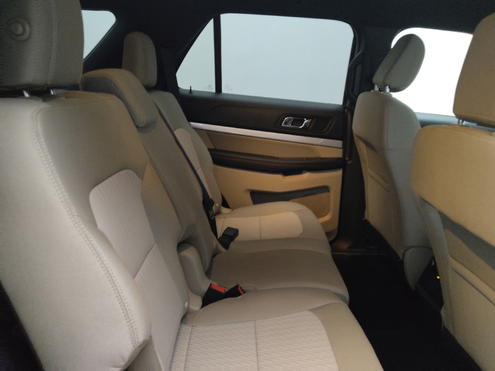 2018 Ford Explorer Base - Photo 15