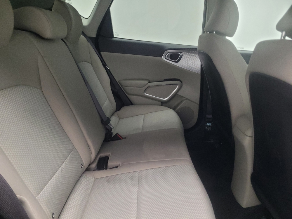 2022 Kia Soul LX - Photo 15