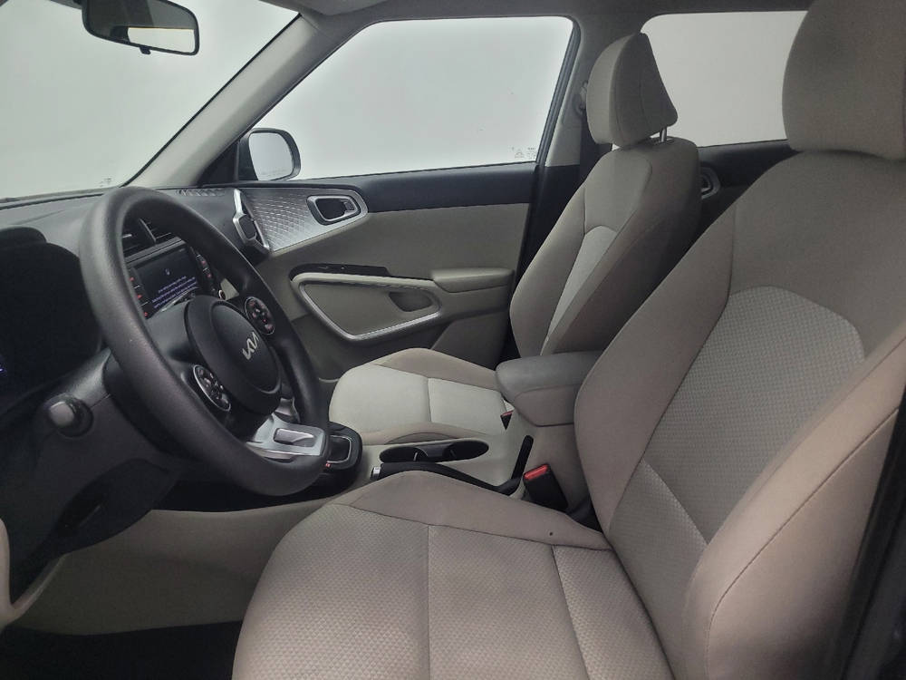 2022 Kia Soul LX - Photo 13