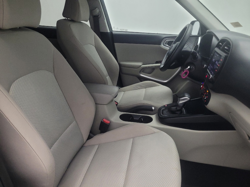2022 Kia Soul LX - Photo 16