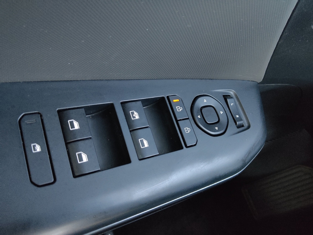 2025 Kia K4 LXS - Photo 21