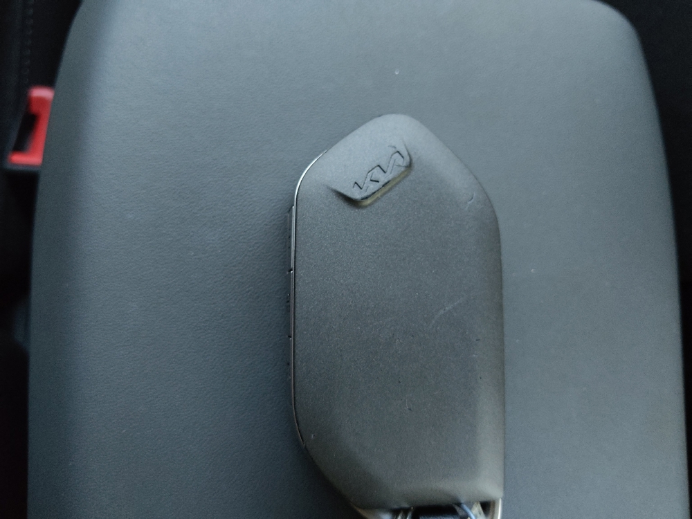 2025 Kia K4 LXS - Photo 25