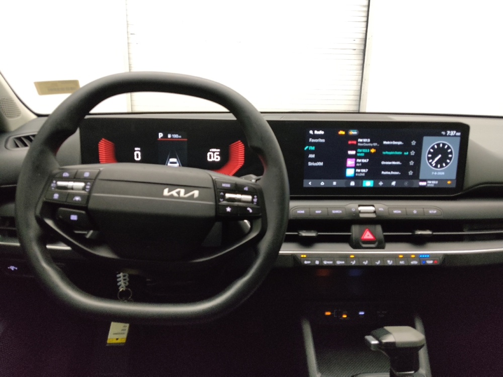 2025 Kia K4 LXS - Photo 17