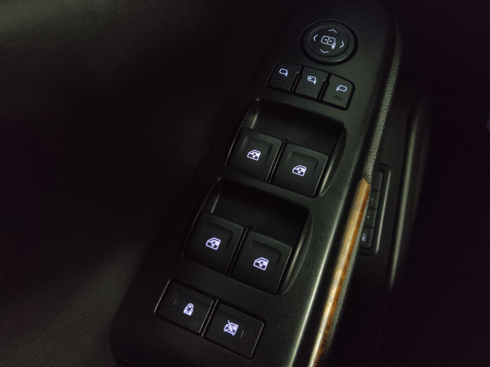 2018 Chevrolet Suburban Premier - Photo 21