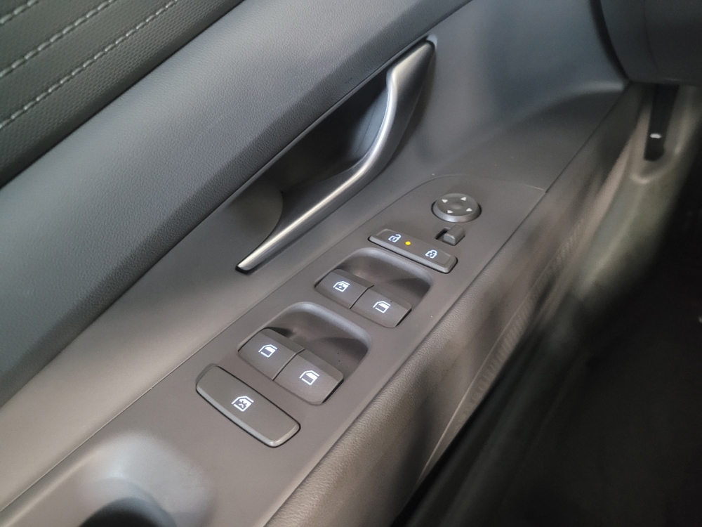 2024 Hyundai Elantra SEL - Photo 21