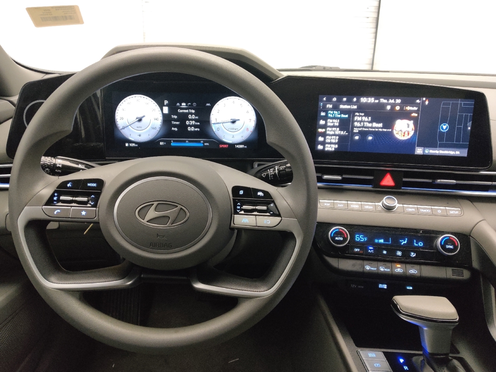 2024 Hyundai Elantra SEL - Photo 17