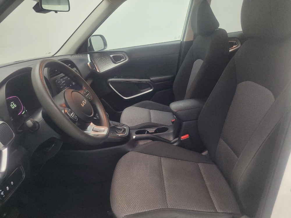 2023 Kia Soul LX - Photo 13