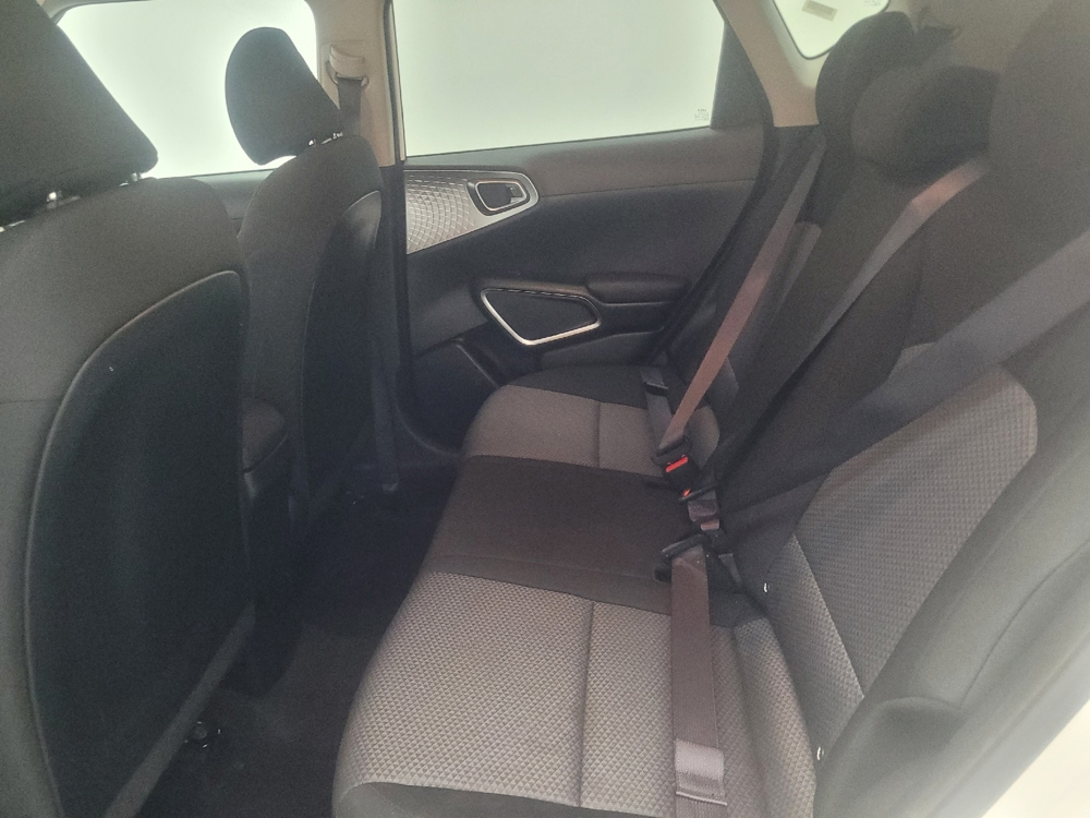 2023 Kia Soul LX - Photo 14