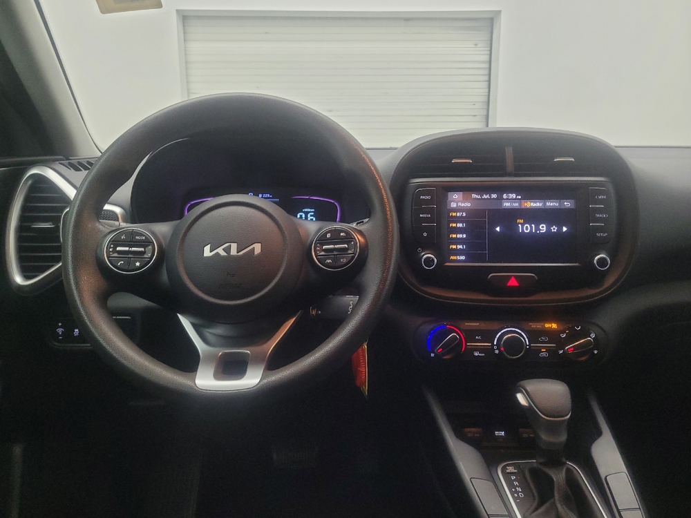 2023 Kia Soul LX - Photo 17