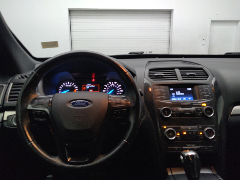 2019 Ford Explorer XLT - Photo 17
