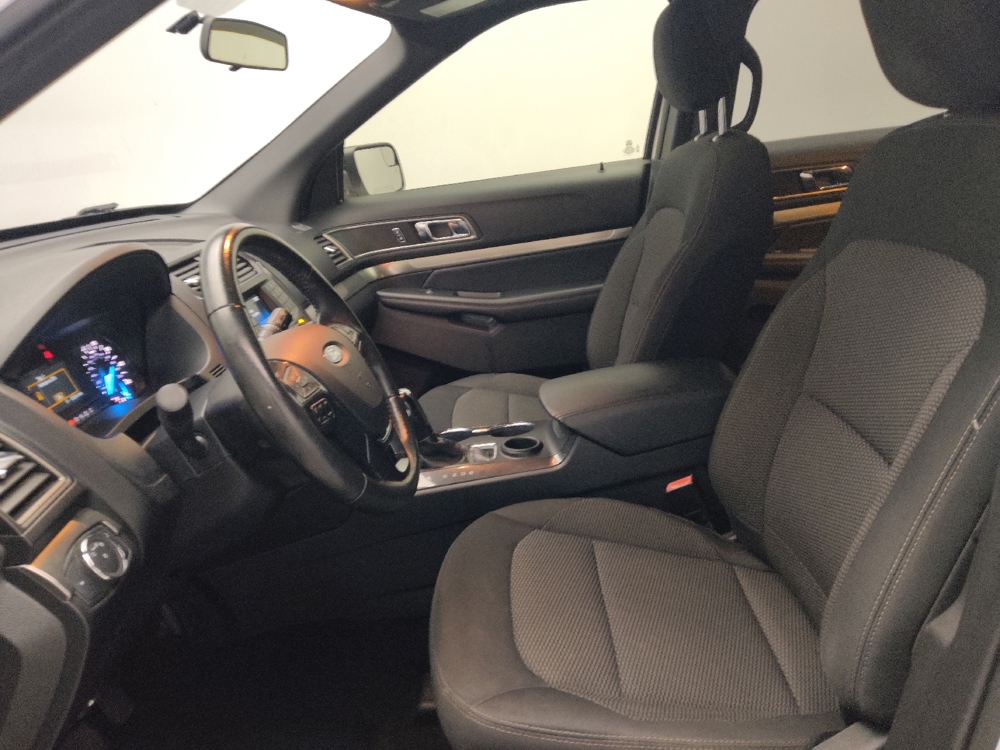 2019 Ford Explorer XLT - Photo 13