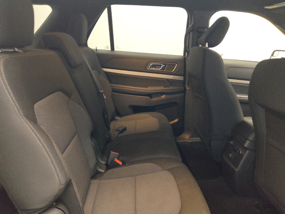 2019 Ford Explorer XLT - Photo 15