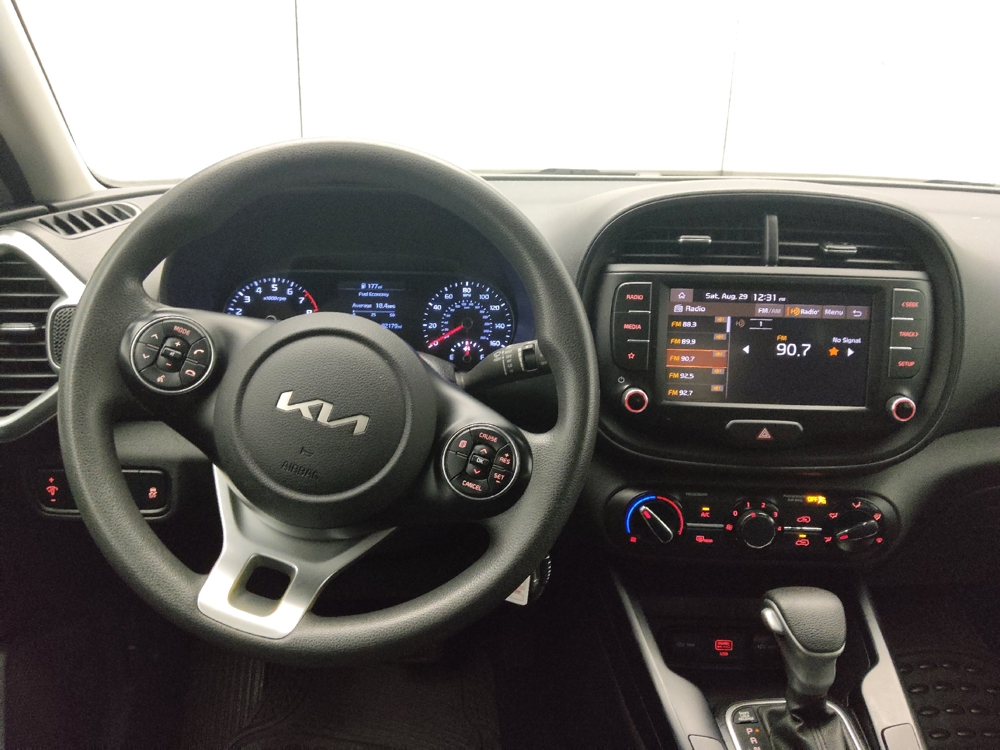 2022 Kia Soul LX - Photo 17