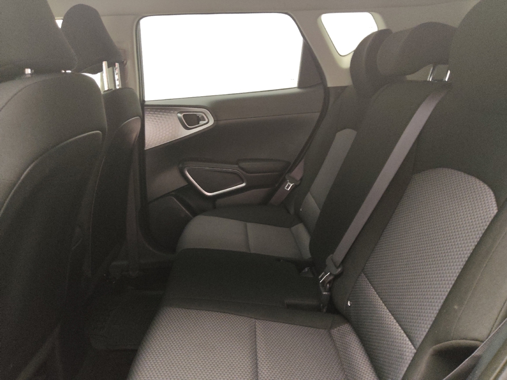 2022 Kia Soul LX - Photo 14