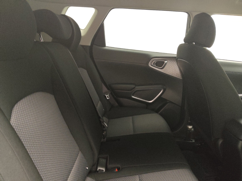 2022 Kia Soul LX - Photo 15