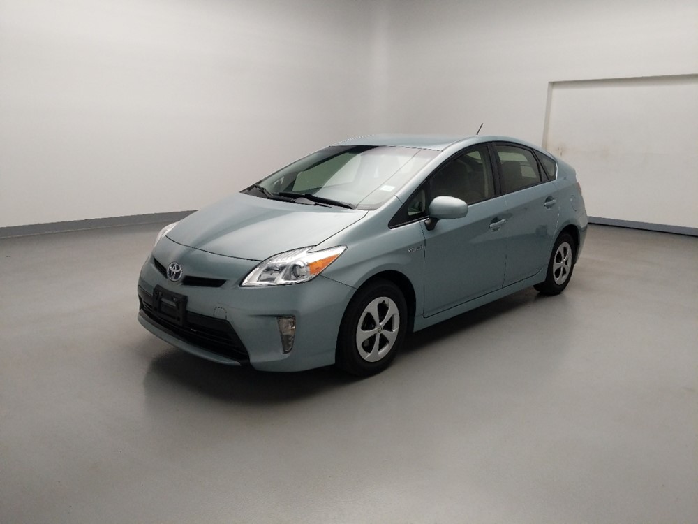 Used 2015 Toyota Prius Driver Front Bumper