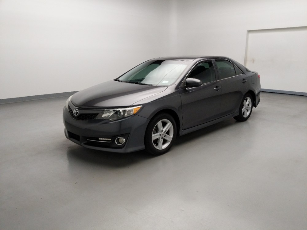 Used 2013 Toyota Camry Driver Front Bumper
