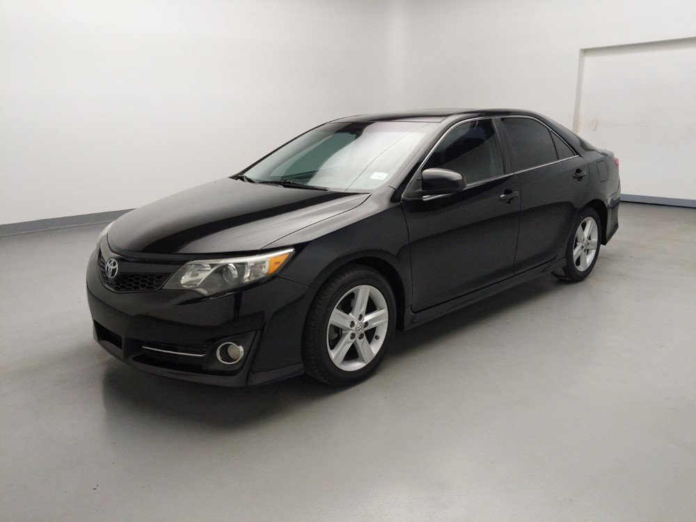 Used 2013 Toyota Camry Driver Front Bumper