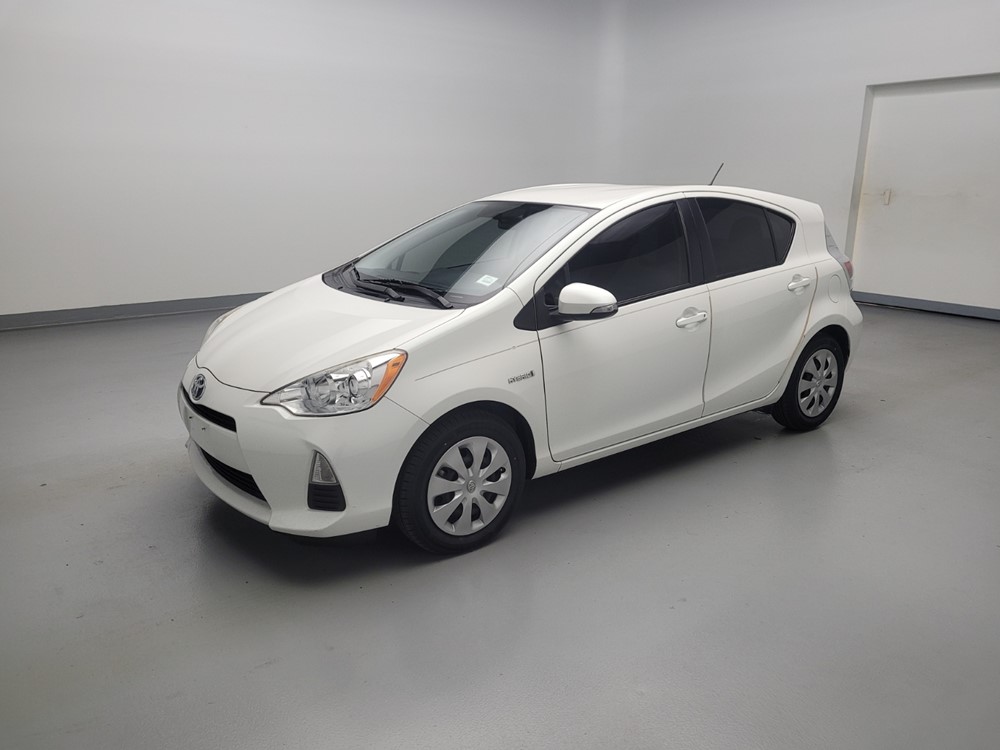 Used 2014 Toyota Prius Driver Front Bumper